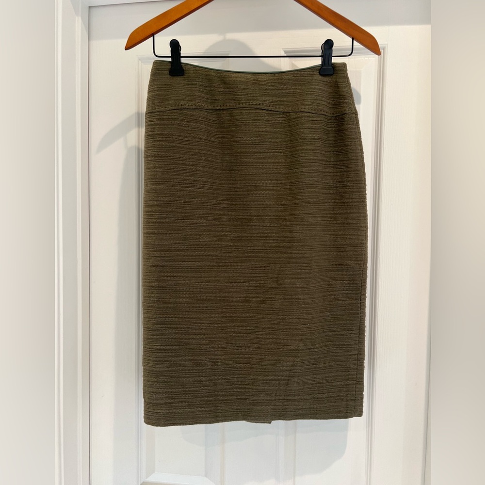 This is a Moulinette Soeurs skirt from Anthropology. Olive green, Size 2.